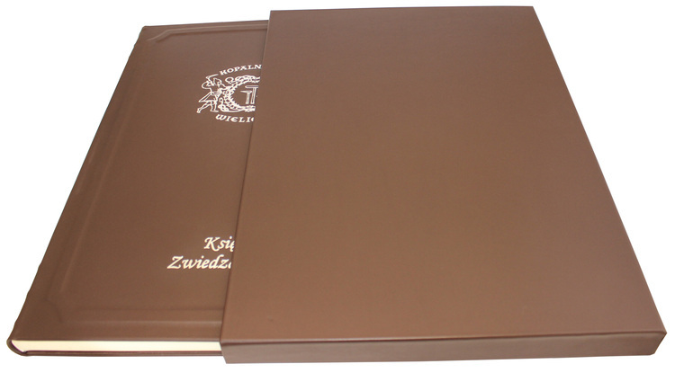 Commemorative Book No. 747 - decorating the cover